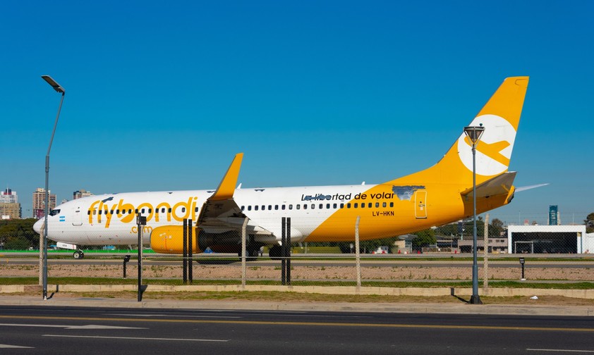 Boeing 737-800 von Flybondi: Die Billigairline hat seit elf Tagen keine Passagierflüge mehr durchgeführt.