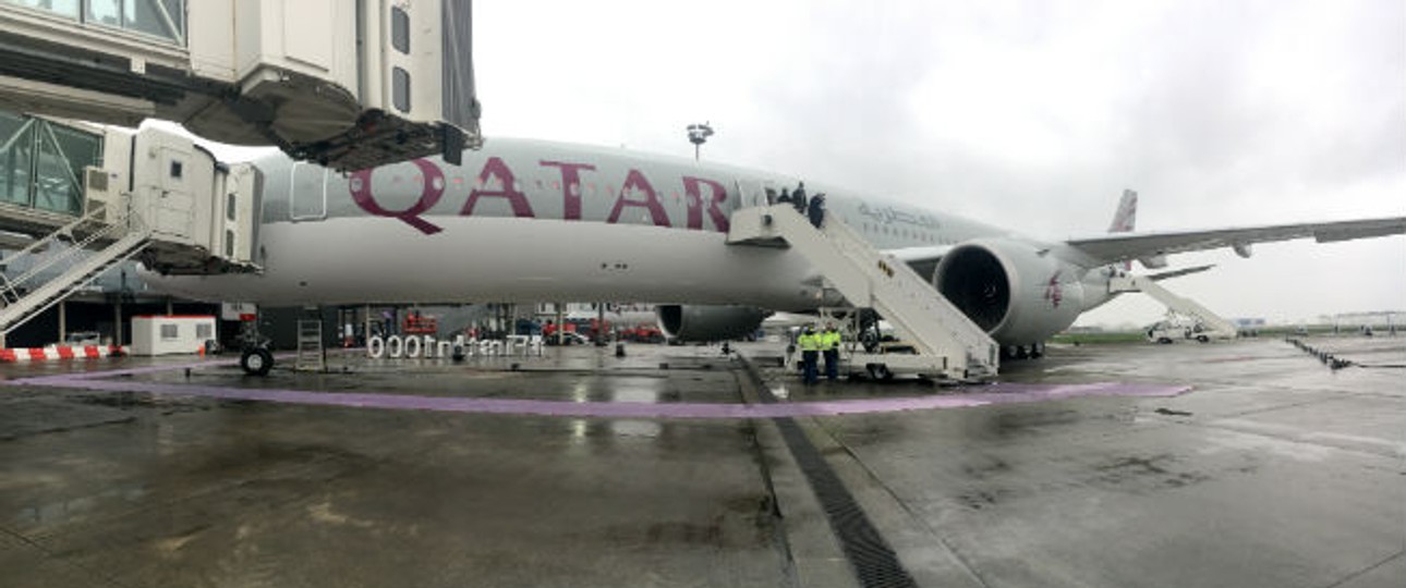 Der Airbus A350, hier in der 1000er-Version von Erstkundin Qatar Airways, kommt bei den Kunden hingegen gut an.