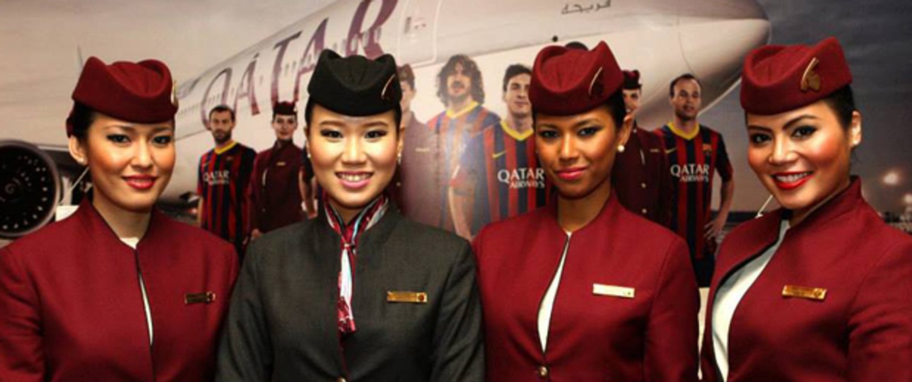 Flugbegleiterinnen von Qatar Airways: Immer schön lächeln.