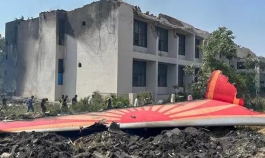 Trümmer von Air-India-Flug AI171: Was führte zum Absturz.