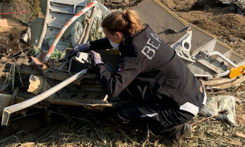 Expertin des BEA: Auch Frankreich hilft bei der Aufklärung des Crashs von Pohara.