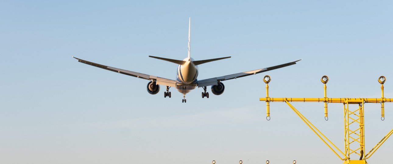 Landung am Flughafen Amsterdam-Schiphol: Einschränkungen im Juni.