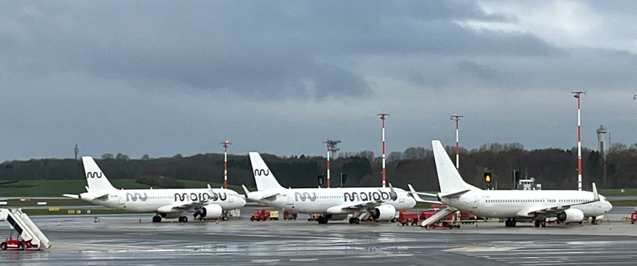 Zwei Airbus A320 Neo von Marabu am Flughafen Hamburg: In diesem Sommer setzt die Condor-Schwester auf neun Flugzeuge.