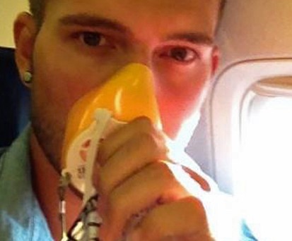 Ein Passagier hielt den Zwischenfall auf der Reise von Madrid nach Las Palmas mit seiner Handykamera fest.
