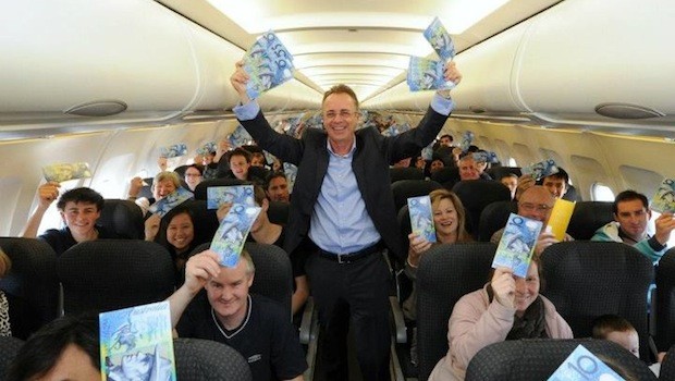 Tiger Airways Australia Chef Andrew David an Bord des Erstfluges nach Sydney. Hier eröffnet die Airline eine neue Basis.