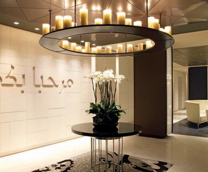 Platz 10: Qatar-Lounge in Heathrow. Mehr Club als Lounge, mit Duschen, Martini-Bar, Weinproben und einem reichlichen Angebot an Essen.