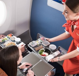 Service an Bord von Aeroflot: Soldaten erhalten eine Sonderbehandlung.