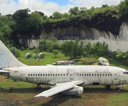 Die mysteriöse Boeing 737 auf Bali: Wer brachte sie hier her?