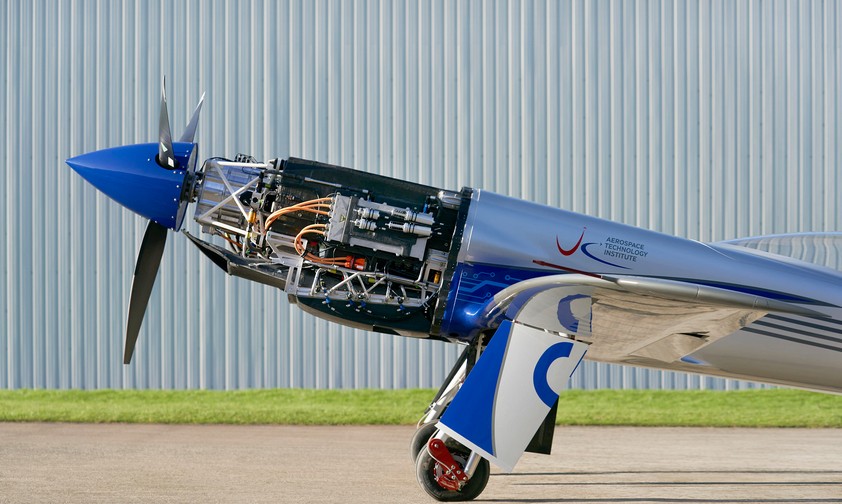 Die Spirit of Innovation: In der Nase des Fliegers sitzt der E-Motor.