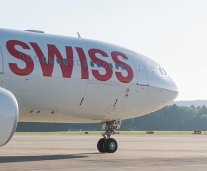 HB-JHK: Der Airbus A330 steckt derzeit noch in Bangor fest.