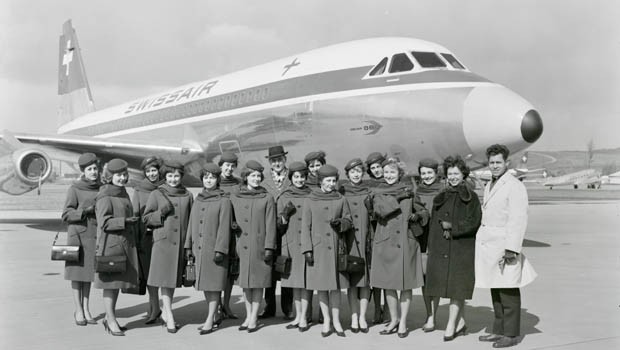 Die Swissair war eine der Fluglinien, welche die Convair 880 orderte. Auch bei Cathay Pacific, Delta, Japan Air Lines, TWA oder Viasa war sie im Einsatz. Insgesamt wurden aber nur 65 Stück gebaut. Sie gilt als größter Flop der Flugzeugbau-Geschichte.