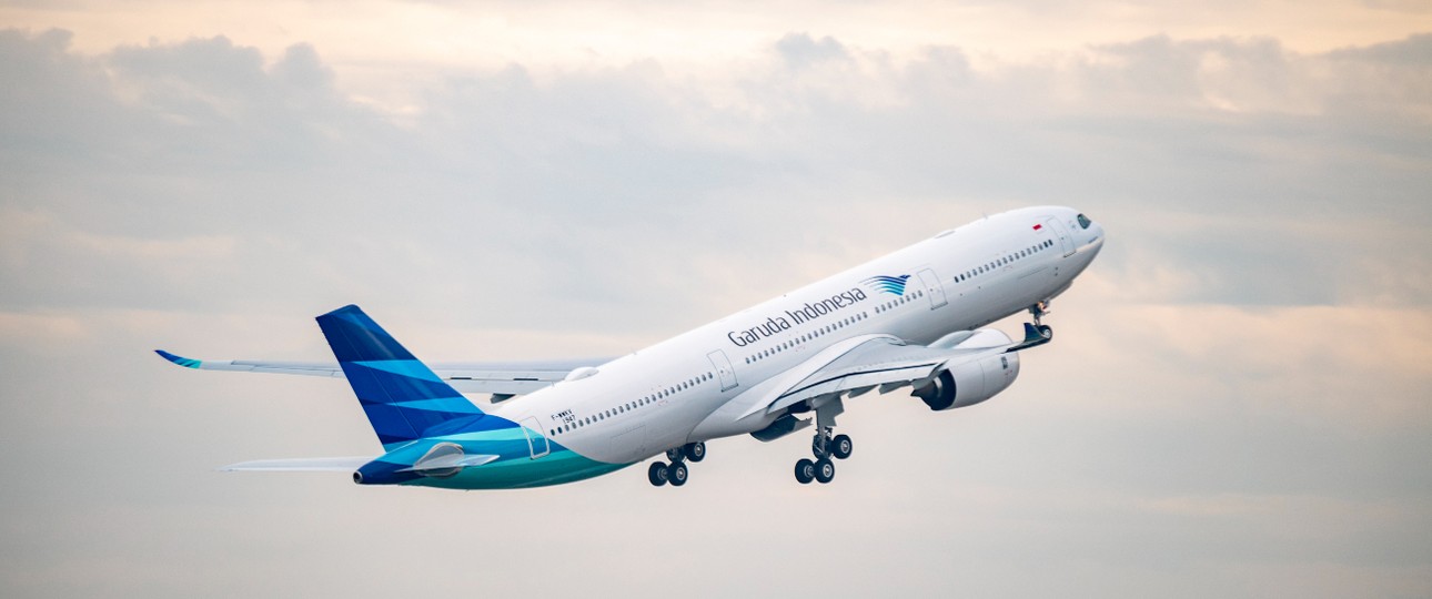 Garuda Indonesia fliegt den Airbus A330-900 mit 301 Sitzen, 24 in der Business Class, 277 in der Economy Class.