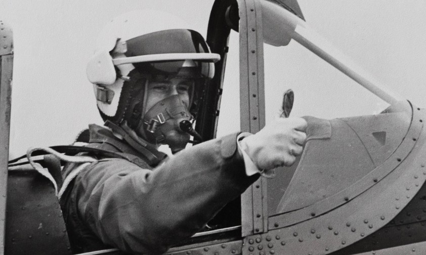 Hätten Sie ihn erkannt? King Charles III als junger Prinz ud Kampfpilot in den Siebzigern