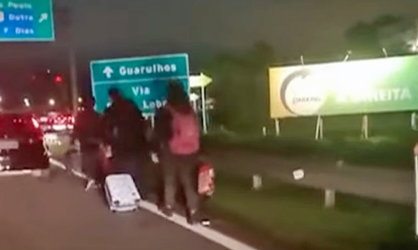 Boeing 787 von United muss umdrehen - wegen Bolsonaro-Niederlage