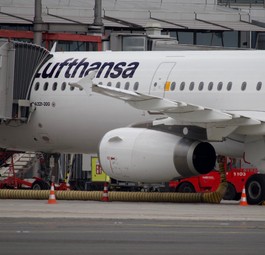 lufthansa airbus a321 200 de