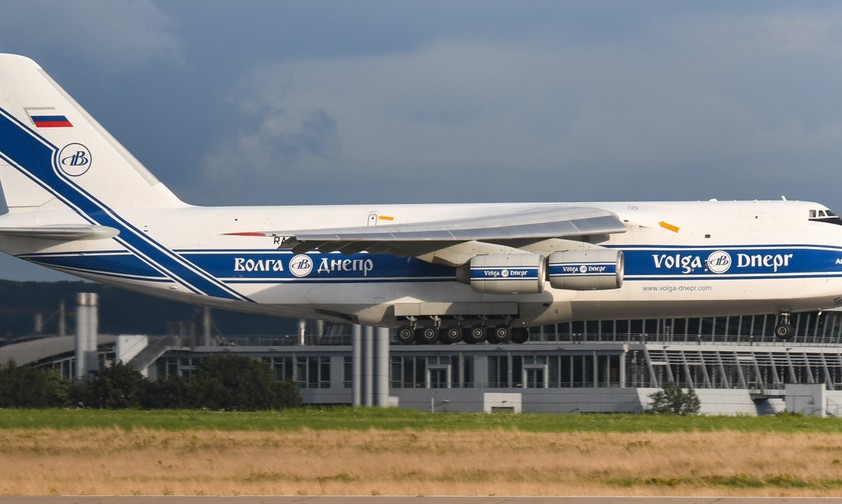 Antonov An-124 im Jahr 2021 in Düsseldorf: Ein in Kanada gestrandetes Exemplar sorgt für hitzige Wortgefechte.