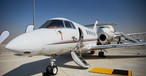 Businessjet an einem Flughafen: Die Preise für Privatjetflüge aus Saudi-Arabien steigen.