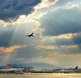 Flughafen Zürich: Skyguide hat die Kapazität gesenkt.