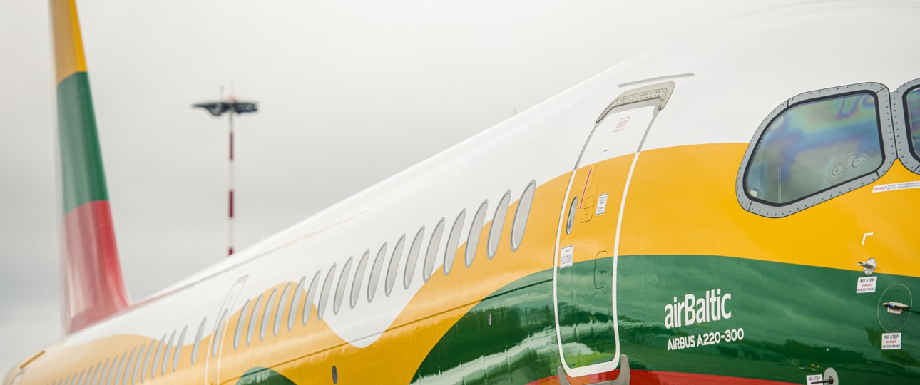 Airbus A220-300 von Air Baltic in Sonderbemalung: Wie geht es mit der Airline weiter? 