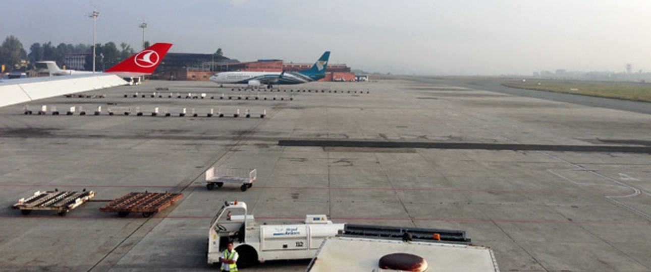 Tribhuvan International Airport: Es gibt zuwenig Standplätze für große Flugzeuge.