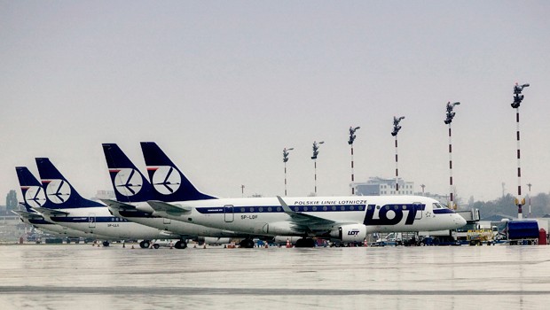 Flieger von LOT in Warschau: Bald neue Eigentümer?