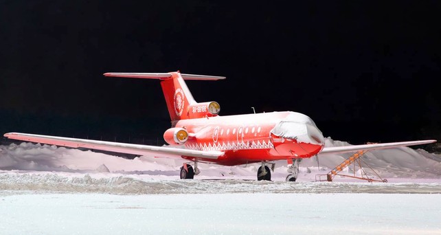 Yak-40 von Vologda Air: Das Flugzeug wurde von einem einstürzenden Dach getroffen.