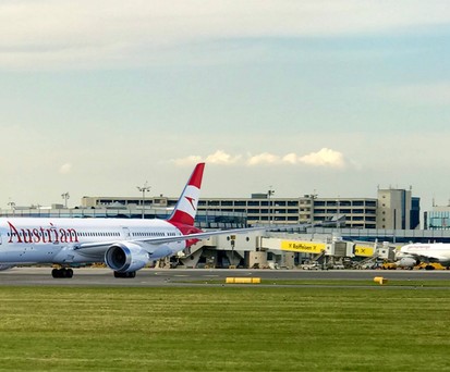 Boeing 787 in Austrian-Airlines-Lackierung in Wien: Die Lufthansa-Tochter bekommt neue Langstreckenjets.