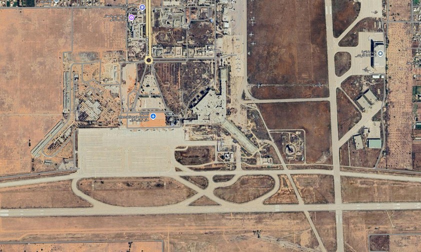 Luftbild des Flughafens Tripolis: Der Luftverkehr soll nach zehn Jahren wieder aufgenommen werden.