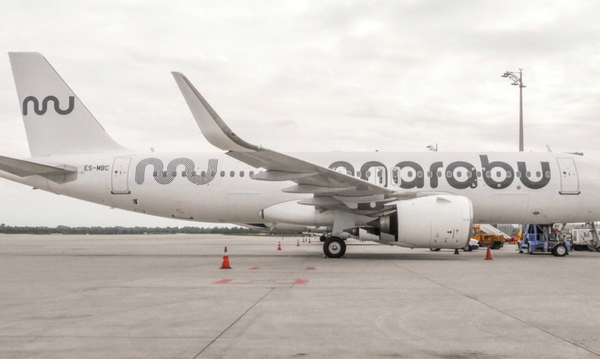ES-MBC von Marabu: Der Airbus A320 Neo steht in München am Boden.