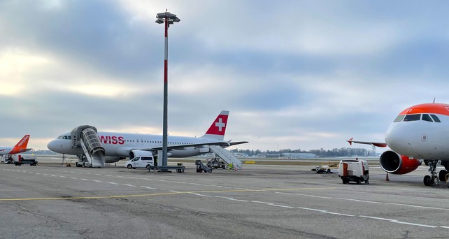 Flugzeuge von Swiss und Easyjet in Genf: Das Gewicht verschiebt sich gerade wieder zugunsten der orangefarbenen Airline.