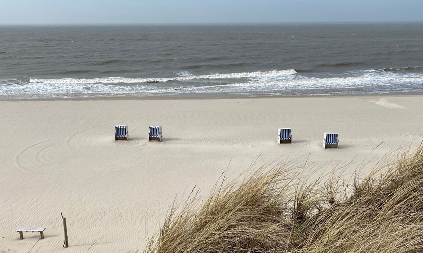 Strand auf Sylt: Zum Zeitpunkt des Erstflugs durften auf der Insel nur Gäste übernachten, die hier eine Zweitwohnung haben.