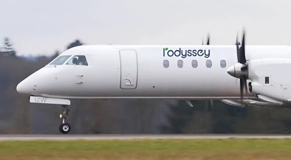 Saab 2000 mit Schriftzug von L'Odyssey (Montage): Die Airline hebt nicht ab.