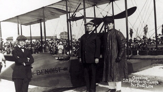 Ein großes Publikum hatte sich am 1. Januar 1914 eingefunden um den Start des ersten Fluges zu bestaunen.
