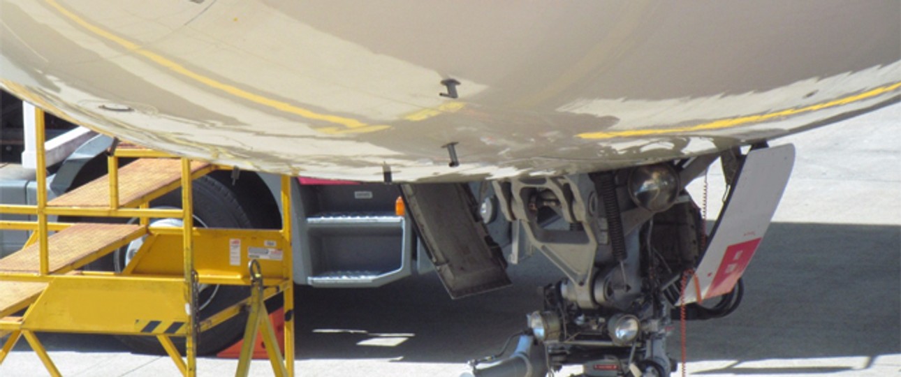 Airbus A330 von Etihad ohne die Abdeckung: Neu müssen Airlines am Airport Brisbane die nahe dem Fahrwerk angebrachte Pitot-Sonde abdecken.