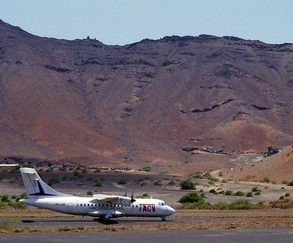 ATR 72-500 am Flughafen São Pedro: Schlechte Finanzlage.