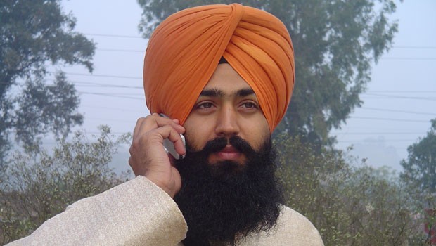 Unter dem Turban verbergen die Sikhs ihr langes Haar.