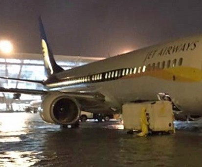 Flughafen Chennai steht unter Wasser