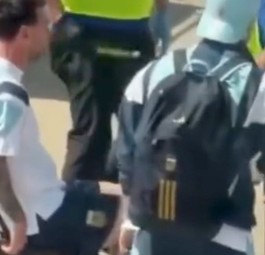 Lionel Messi bei der Sicherheitskontrolle in Miami: AUch SUperstars werden kontrolliert.