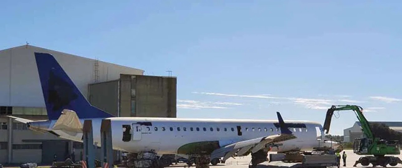 P4-KCJ in Beja: Die Embraer E190 von Air Astana wird verschrottet.