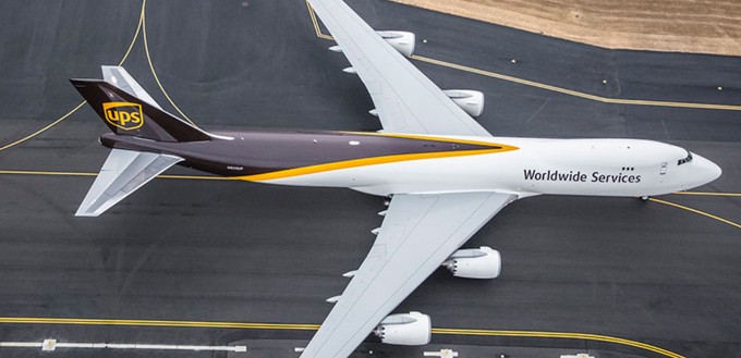 Mit UPS-Flug 5X1 beehrt das Frachtunternehmen den Flughafen Köln Bonn. Der Flug kommt aus Hongkong.