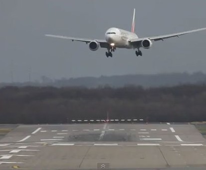 Sonderbarer Winkel: «Crosswind Landing» in Düsseldorf