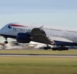 Airbus A380 von British Airways startet spektakulär durch