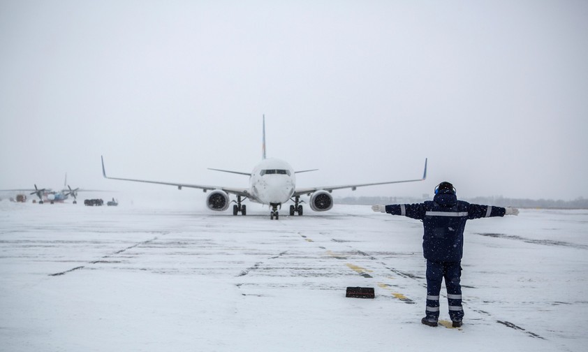 Boeing 737 im Schnee: Russlands Luftfahrt kämpft mit dem Wintereinbruch.