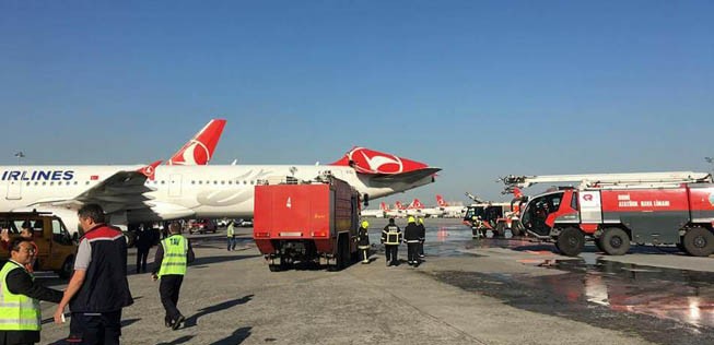 Abgeknickt: Das Leitwerk des Airbus A321 von Turkish Airlines.