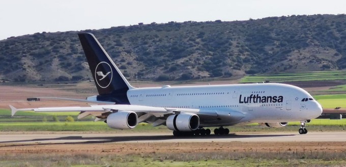 Mittlerweile stehen vier Lufthansa-A380 in Teruel.