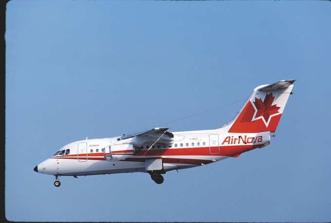 Als Liaison Air Canada/Air Canada Partner setzte Air Nova neben zahlreichen DHC-8 aus kanadischer Produktion auch einzelne BAE 146-100 ein.