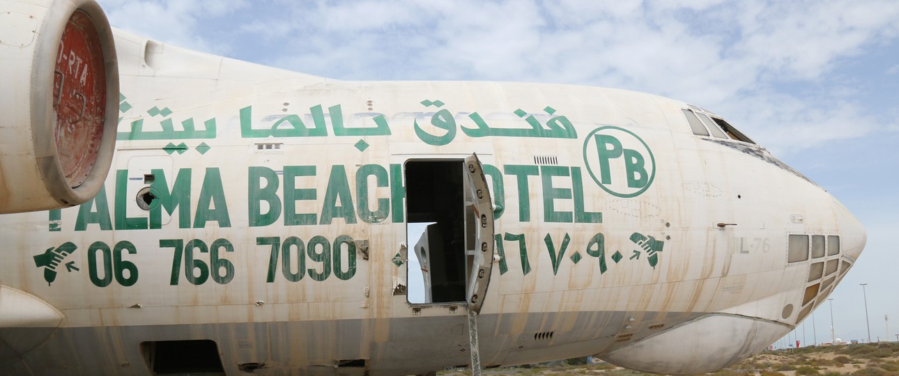 Die Ilyushin Il-76 landete vor mehr als 20 Jahren auf dem zu kleinen Flugplatz in Umm Al Quwain.