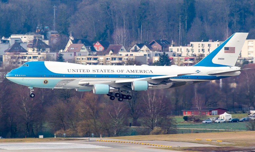 Die 92-9000, hier zu sehen bei einer Landung in Zürich: Beendet ihre Karriere als Air Force One.