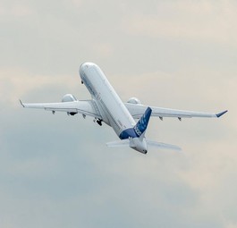 A220-300: Der Jet kommt deutlich weiter.
