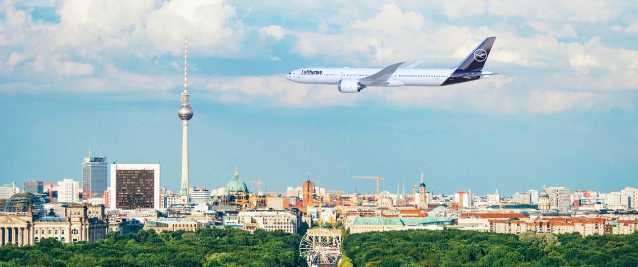 Boeing 777X in Lufthansa-livery